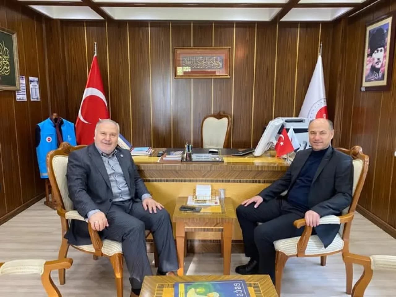 Reşadiye Belediye Başkanı Ergül Ünal, Ataşehir İlçe Müftüsü'nü Makamında Ziyaret Etti Reşadiye Belediye Başkanı Ergül Ünal, Ataşehir İlçe Müftüsü'nü Makamında Ziyaret Etti