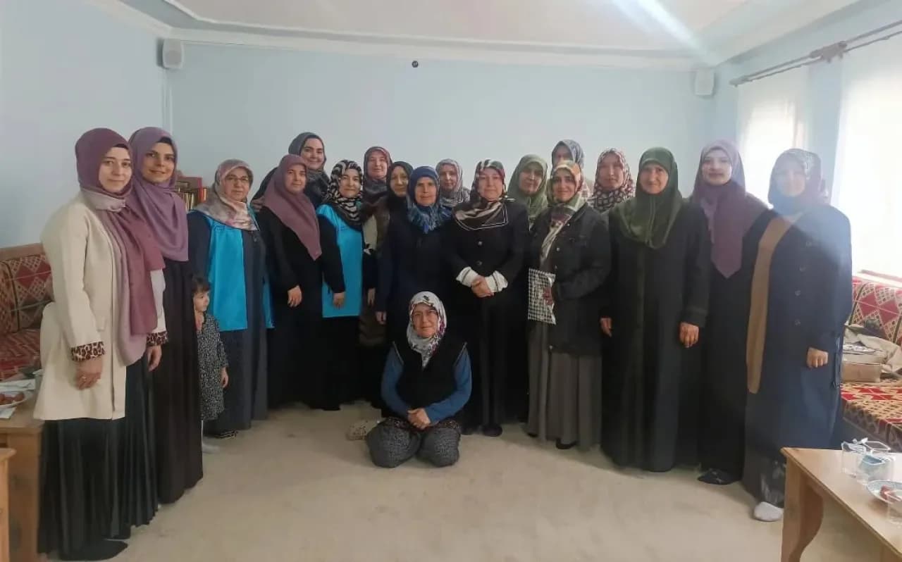 Balıkesir Sındırgı'da Depremin Ardından Din Görevlisi Eşleri için Moral Buluşması Düzenlendi Balıkesir Sındırgı'da Depremin Ardından Din Görevlisi Eşleri için Moral Buluşması Düzenlendi