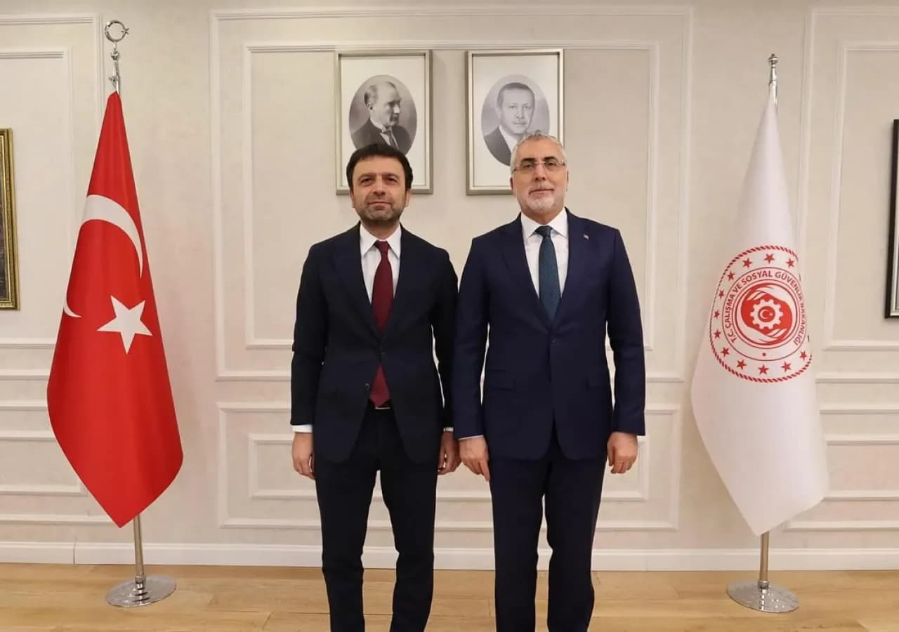 Antalya Milletvekili Mustafa Köse, Çalışma ve Sosyal Güvenlik Bakanı Vedat Işıkhan ile Görüştü Antalya Milletvekili Mustafa Köse, Çalışma ve Sosyal Güvenlik Bakanı Vedat Işıkhan ile Görüştü