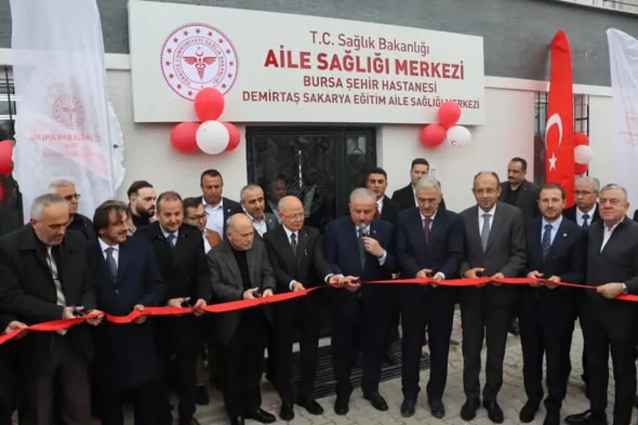 Bursa Şehir Hastanesi'nde Entegre Sağlık Hizmeti: Eğitim Aile Sağlığı Merkezi Açıldı Bursa Şehir Hastanesi'nde Entegre Sağlık Hizmeti: Eğitim Aile Sağlığı Merkezi Açıldı