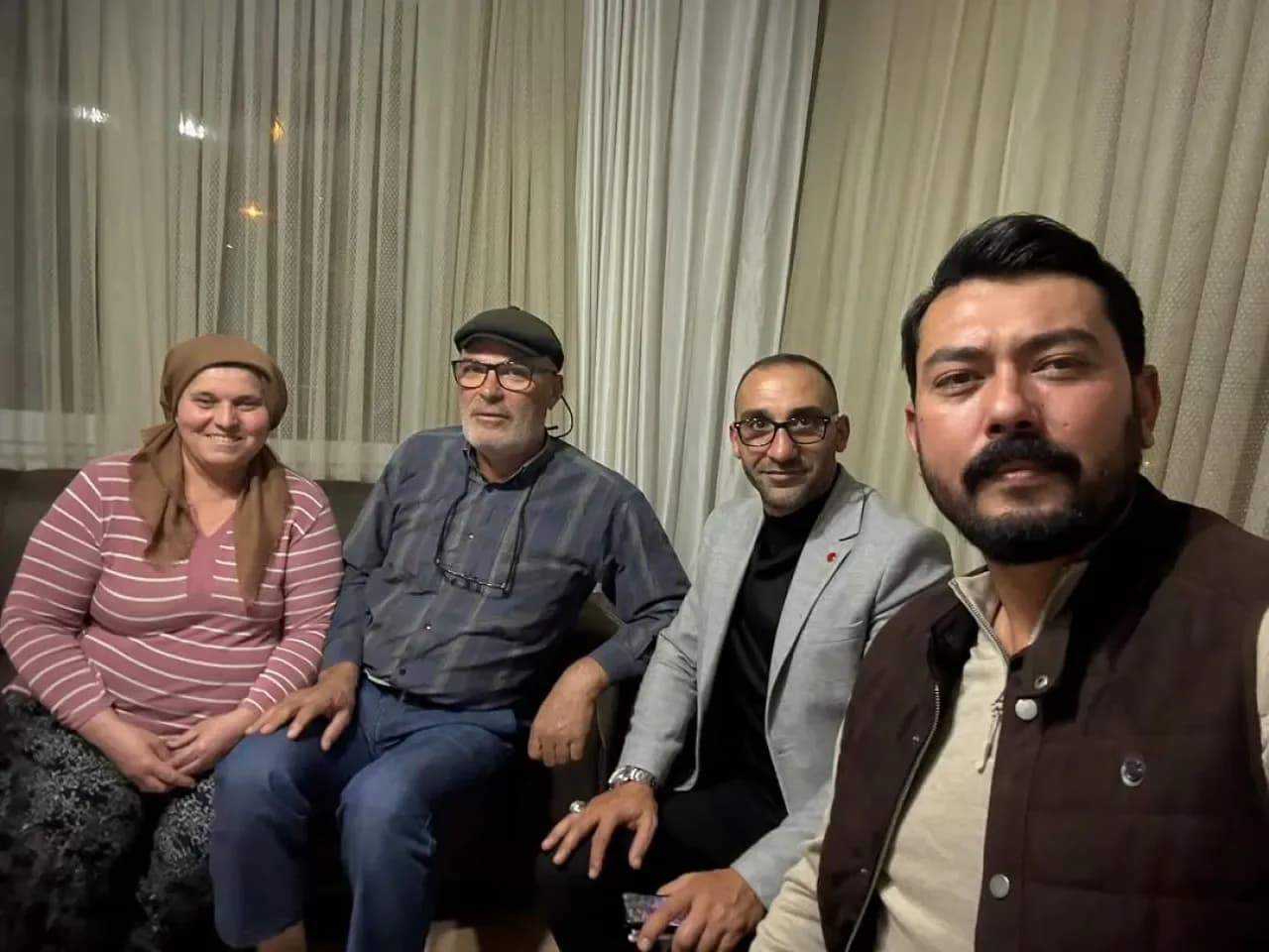 MHP Kepez'de "Hayırlı Günler Komşum Ziyaretleri"ni Başlattı