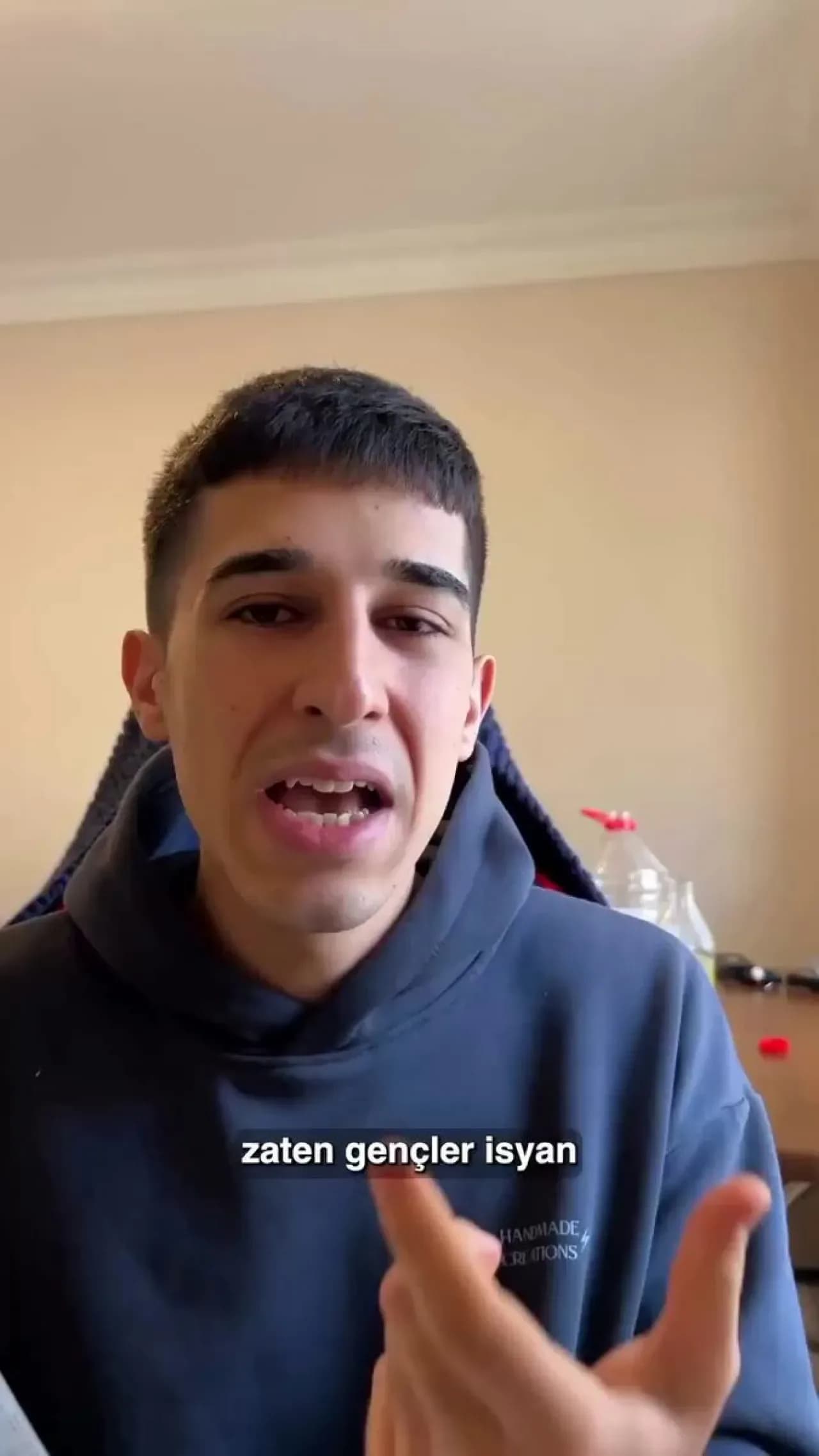 Gezgin Çağatay Teryaki'den Vergi ve Harç İsyanı: "Avrupa'da Ücretsiz Olan Belge İçin 6.000 TL Ödedim"