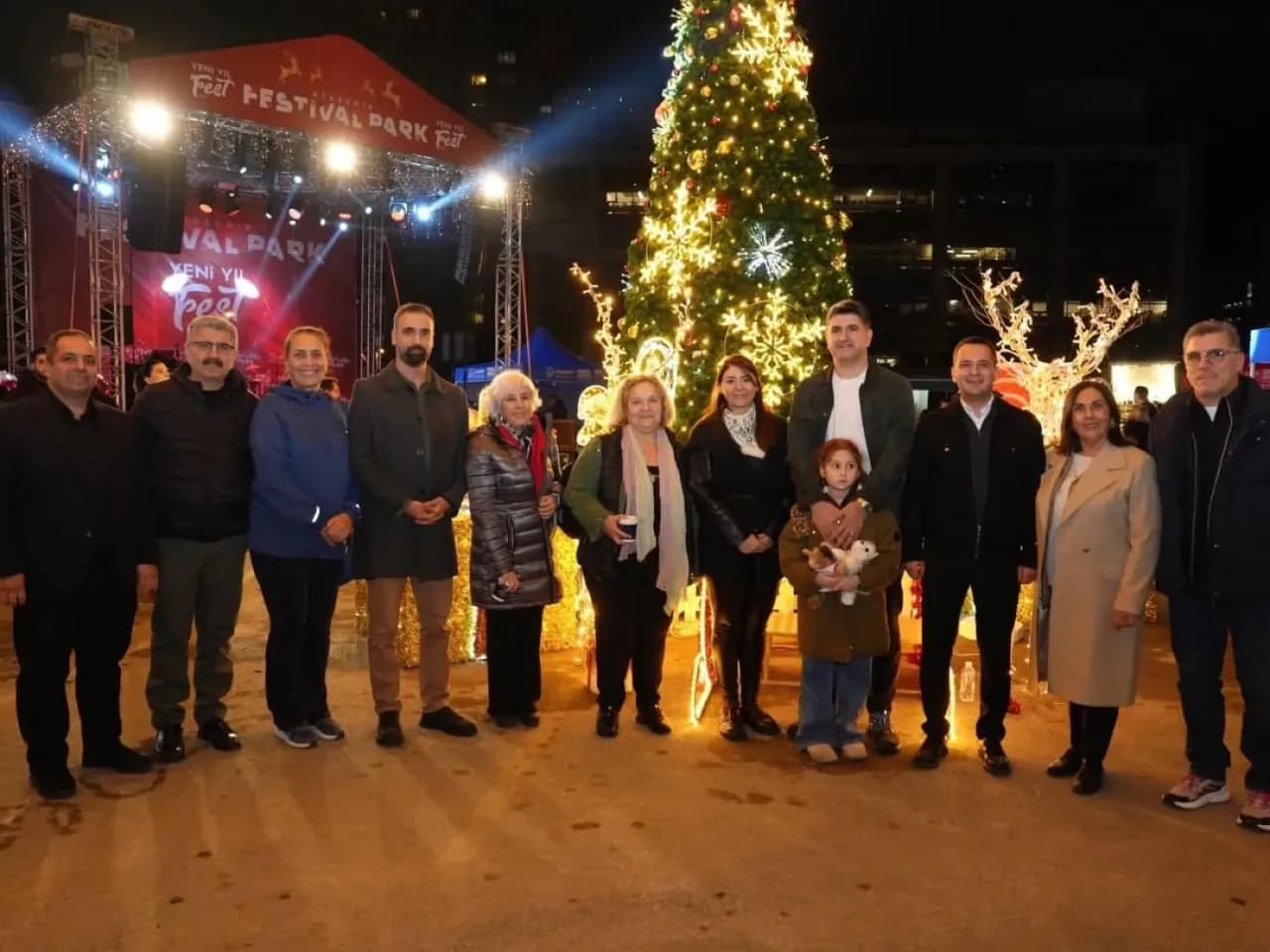 Ataşehir'de Yeni Yıl Coşkusu Festival Park'ta Başladı