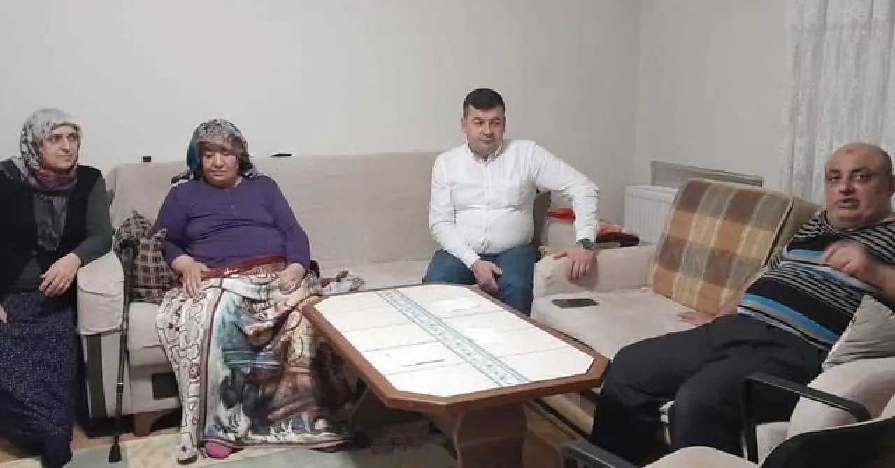 MHP Gaziosmanpaşa'dan Mahalle Ziyareti: Bahçeli'nin Selamları İletildi MHP Gaziosmanpaşa'dan Mahalle Ziyareti: Bahçeli'nin Selamları İletildi