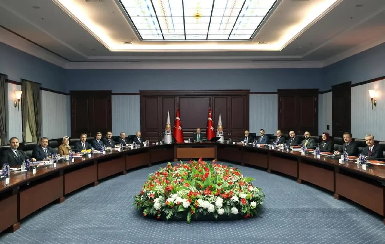 AK Parti'de Gündem Değerlendirmesi: İç ve Dış Siyasi Gelişmeler Masaya Yatırıldı AK Parti'de Gündem Değerlendirmesi: İç ve Dış Siyasi Gelişmeler Masaya Yatırıldı