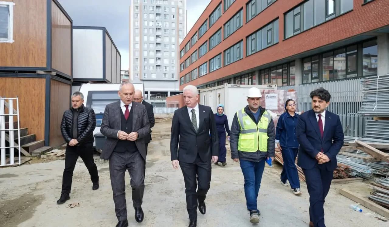 Gaziosmanpaşa'da Yeni Meslek Lisesi İnşaatında Vali Gül İncelemede Bulundu Gaziosmanpaşa'da Yeni Meslek Lisesi İnşaatında Vali Gül İncelemede Bulundu