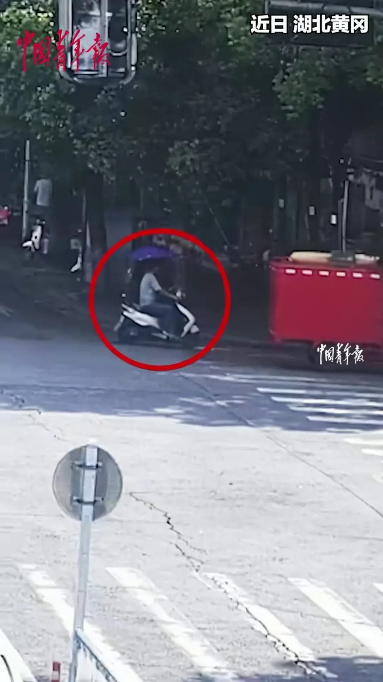 Yılan Tarafından Isırılan Adamı, Trafik Polisi Sirenlerle Hastaneye Ulaştırdı Yılan Tarafından Isırılan Adamı, Trafik Polisi Sirenlerle Hastaneye Ulaştırdı