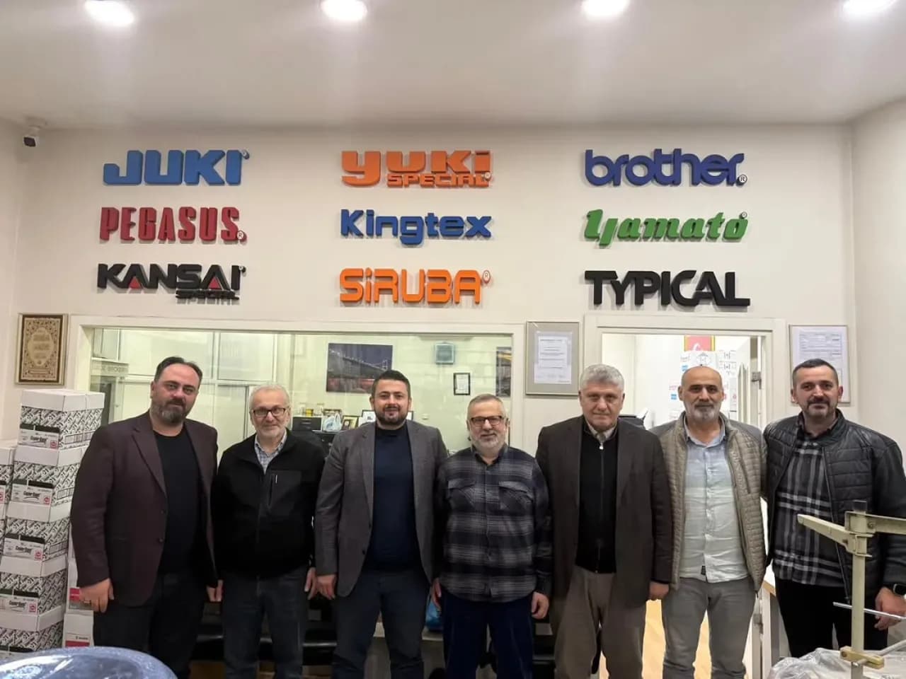 AK Parti Bahçelievler İlçe Başkanı Emrah Parlak'tan Eski Teşkilat Üyelerine Ziyaret AK Parti Bahçelievler İlçe Başkanı Emrah Parlak'tan Eski Teşkilat Üyelerine Ziyaret