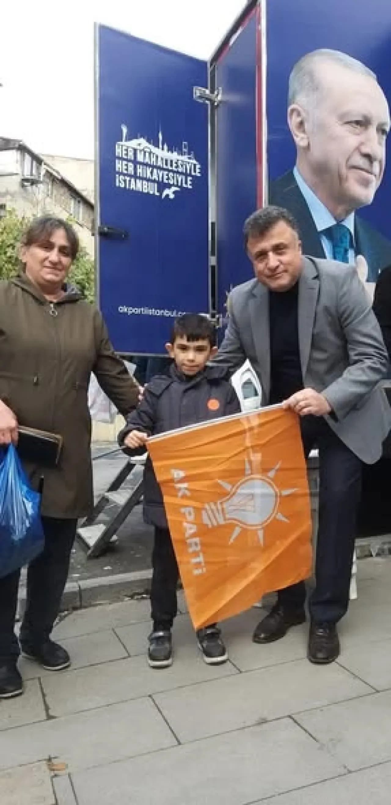 AK Parti Bayrampaşa İlçe Başkanlığı Muratpaşa Mahallesi Pazarı'nda Vatandaşlarla Buluştu
