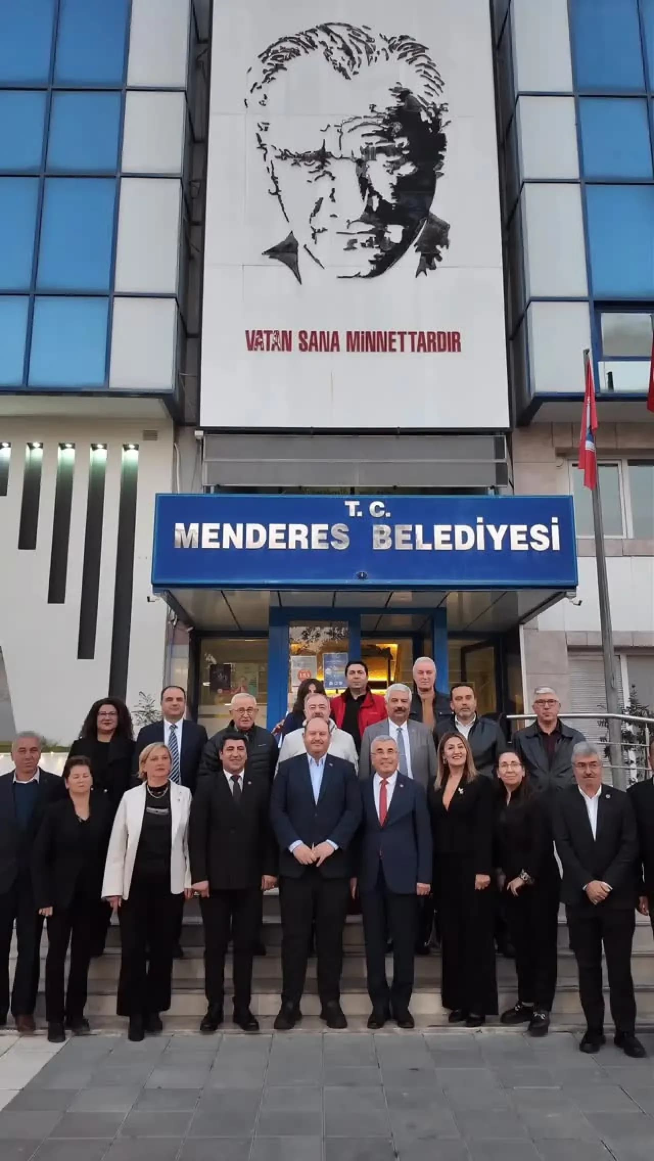 Menderes'te Muhtarlar Çalıştayı Düzenlendi: Yerelden Kalkınma Hedefleniyor Menderes'te Muhtarlar Çalıştayı Düzenlendi: Yerelden Kalkınma Hedefleniyor