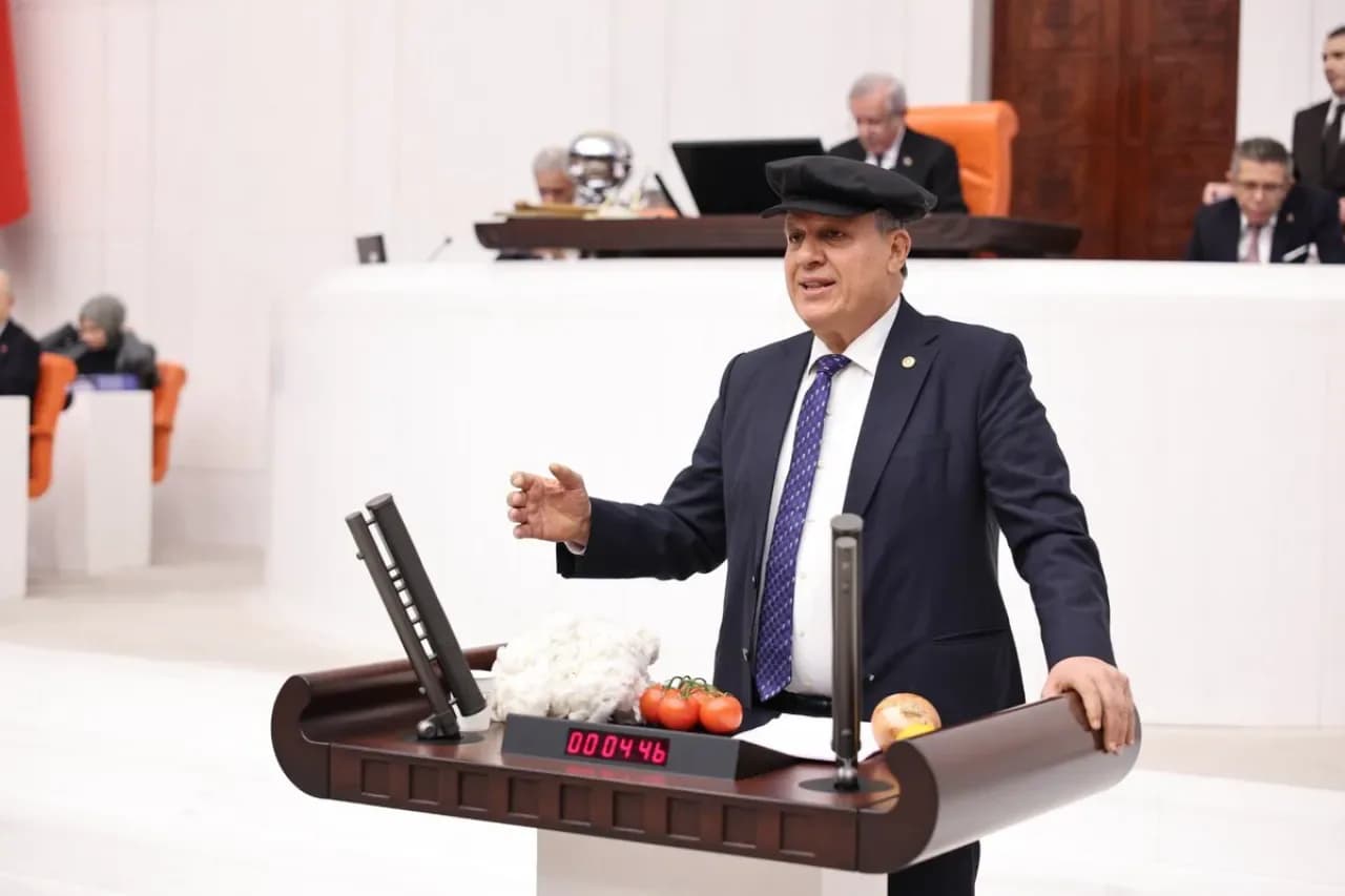 CHP'li Barut'tan Meclis'teki Çiftçi Şapkası Açıklaması: "Bu Şapkayı Attırana Bakın"