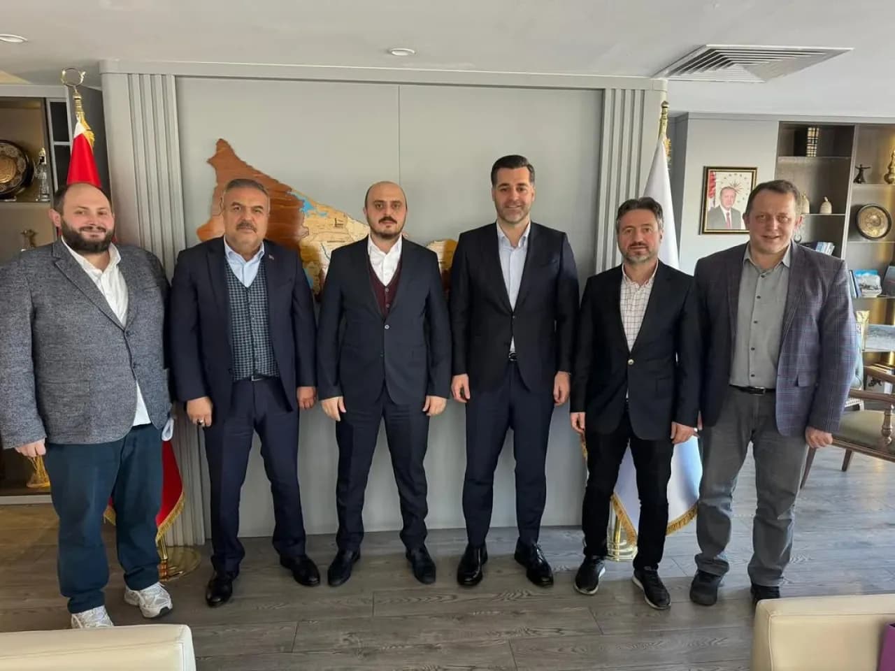 AK Parti Üsküdar İlçe Başkanlığı, Marmara Kentsel Dönüşüm Bölge Müdürlüğü'nü Ziyaret Etti AK Parti Üsküdar İlçe Başkanlığı, Marmara Kentsel Dönüşüm Bölge Müdürlüğü'nü Ziyaret Etti