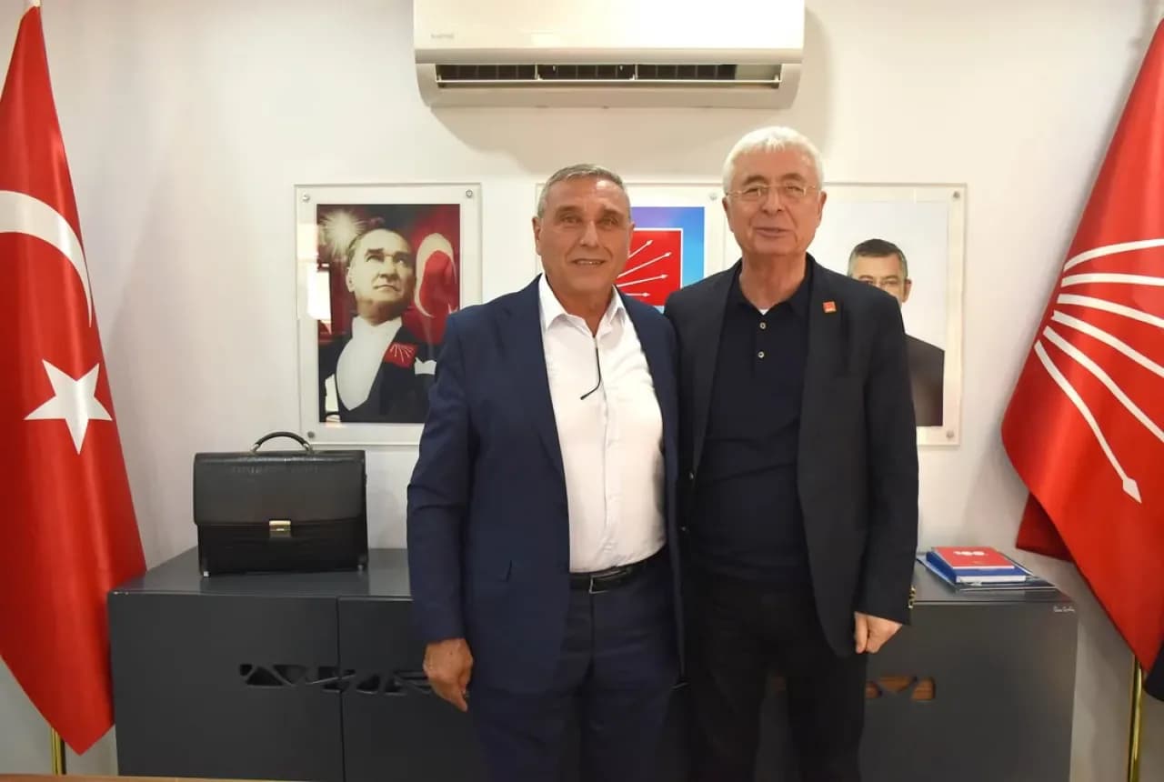 CHP Antalya İl Başkanı Nail Kamacı'ya Hayırlı Olsun Ziyareti CHP Antalya İl Başkanı Nail Kamacı'ya Hayırlı Olsun Ziyareti