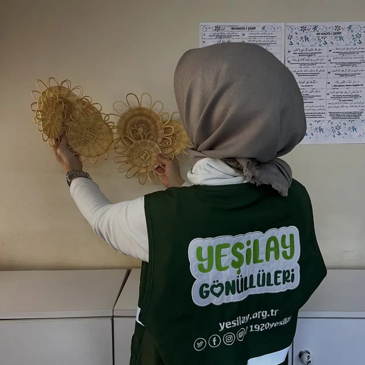 Yeşilay Ümraniye, Kuran Kursunda Sepet Örücülük Atölyesi ve Bağımlılıkla Mücadele Bilgilendirmesi Yaptı
