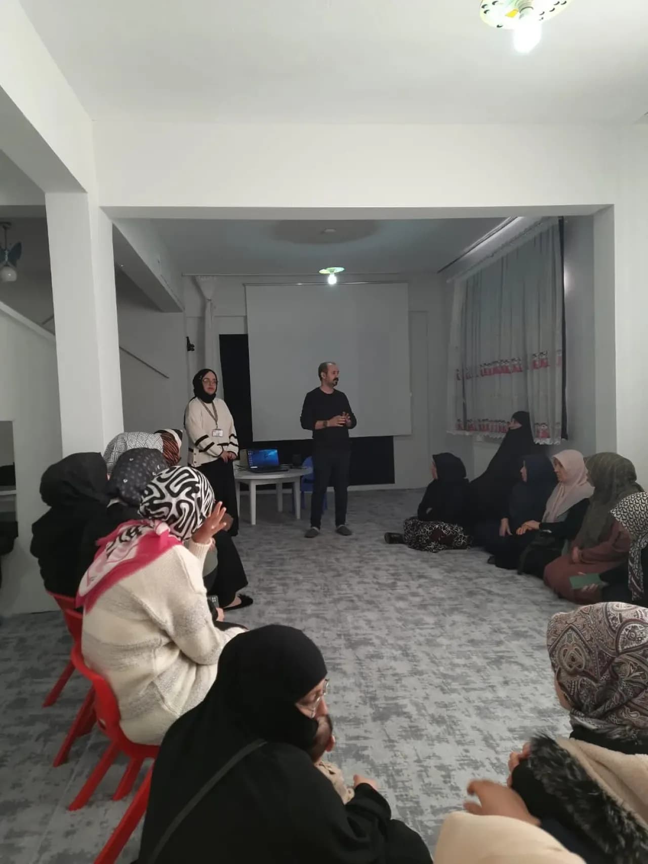 İnegöl'de Ailelere Teknoloji Bağımlılığı Eğitimi ve Kanser Taraması Bilgilendirmesi
