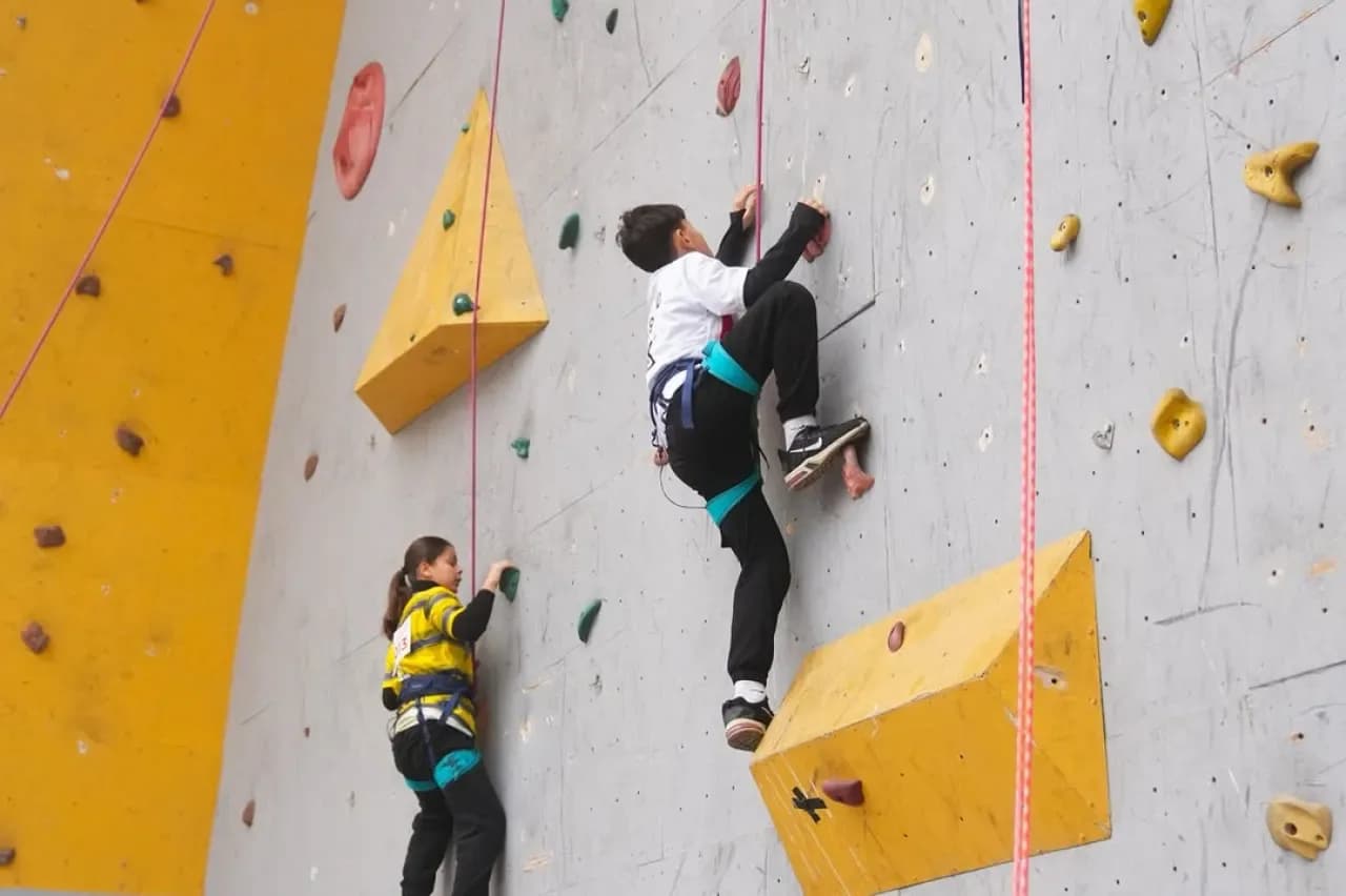 Gençlik ve Spor İl Müdürlüğü Okul Sporları Tırmanış Yarışması Sonuçlandı Gençlik ve Spor İl Müdürlüğü Okul Sporları Tırmanış Yarışması Sonuçlandı