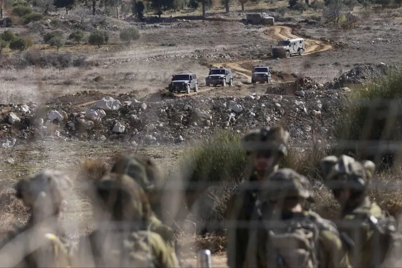 İsrail Ordusu Zırhlı Birliklerini Golan Tepeleri'ndeki Kuneytra'ya Konuşlandırdı İsrail Ordusu Zırhlı Birliklerini Golan Tepeleri'ndeki Kuneytra'ya Konuşlandırdı