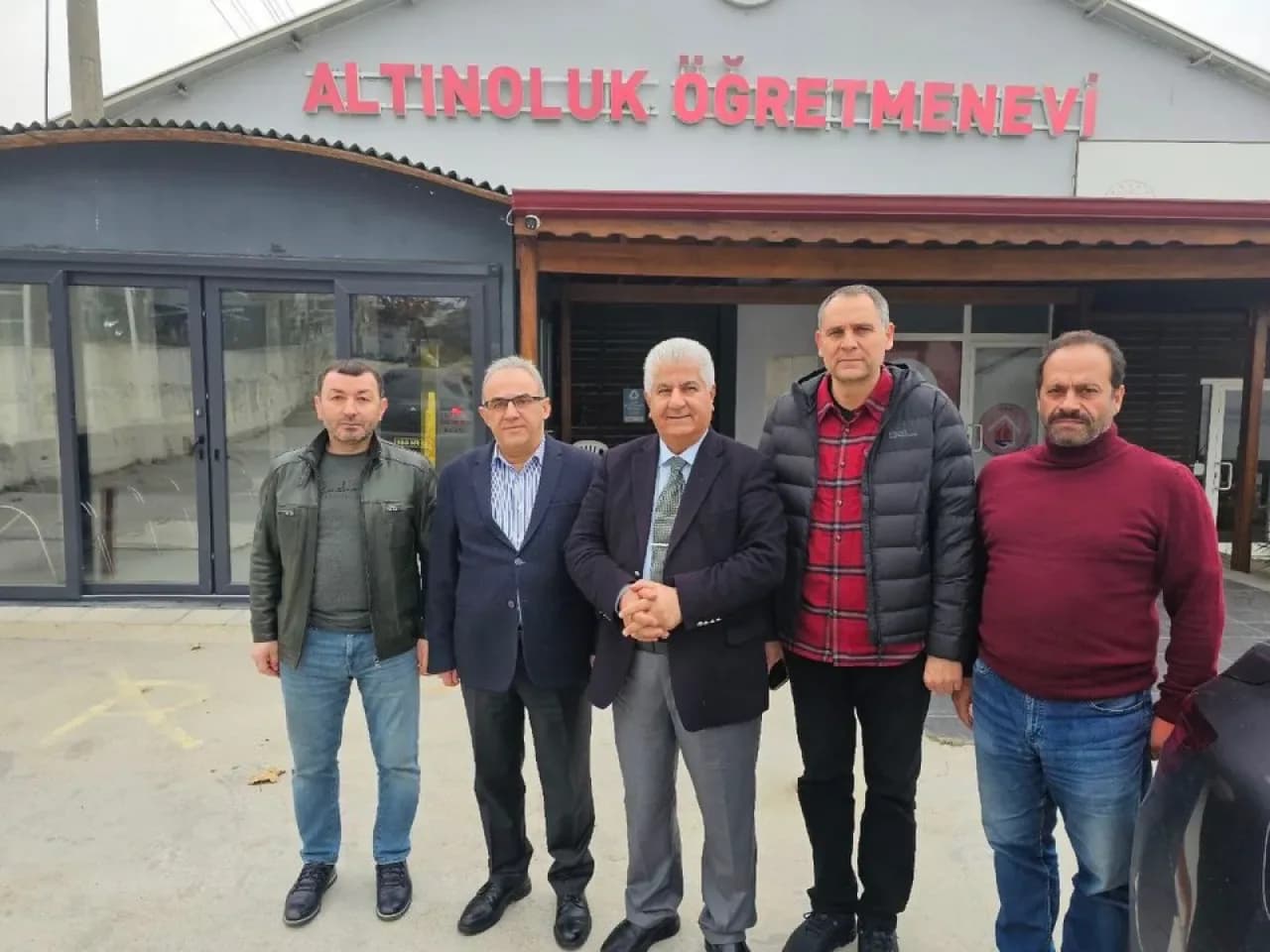 Balıkesir'de Öğretmenevi Ziyareti: Eğitim Yöneticilerinden Altınoluk'ta İnceleme Balıkesir'de Öğretmenevi Ziyareti: Eğitim Yöneticilerinden Altınoluk'ta İnceleme