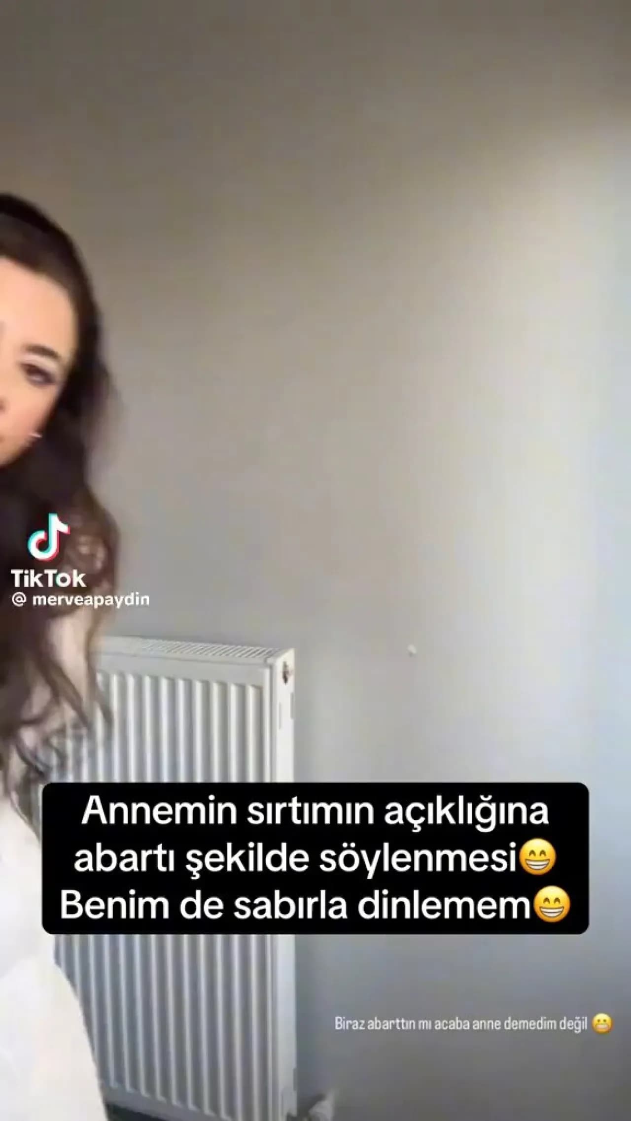 Bir Annenin Kızının Kıyafetine Tepkisi Sosyal Medyada Gündem Oldu Bir Annenin Kızının Kıyafetine Tepkisi Sosyal Medyada Gündem Oldu