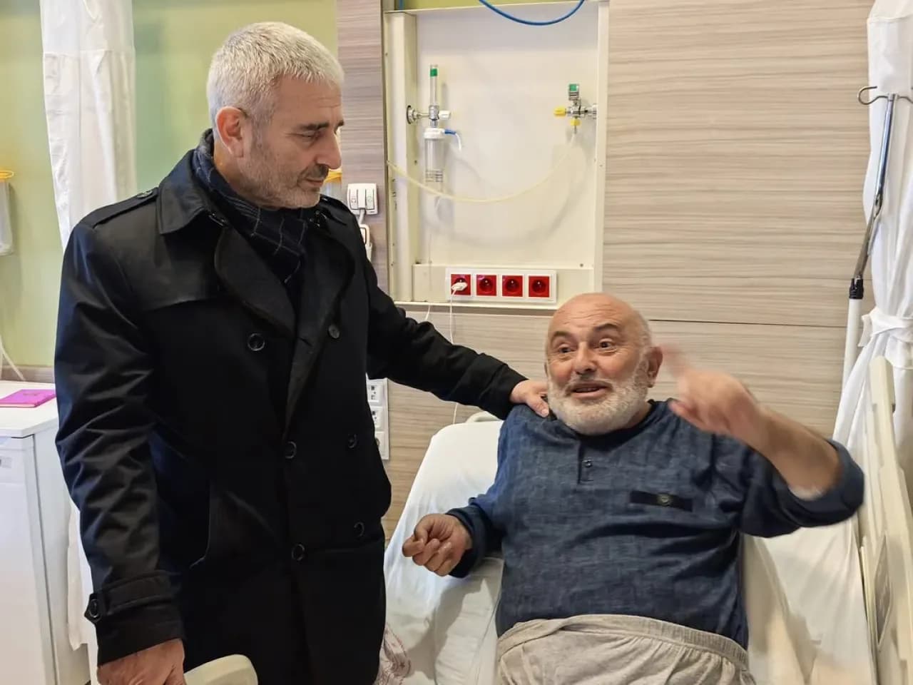 AK Parti Gebze İlçe Başkanı Recep Kaya, Hastanede Tedavi Gören İbrahim Tuzcu'yu Ziyaret Etti AK Parti Gebze İlçe Başkanı Recep Kaya, Hastanede Tedavi Gören İbrahim Tuzcu'yu Ziyaret Etti