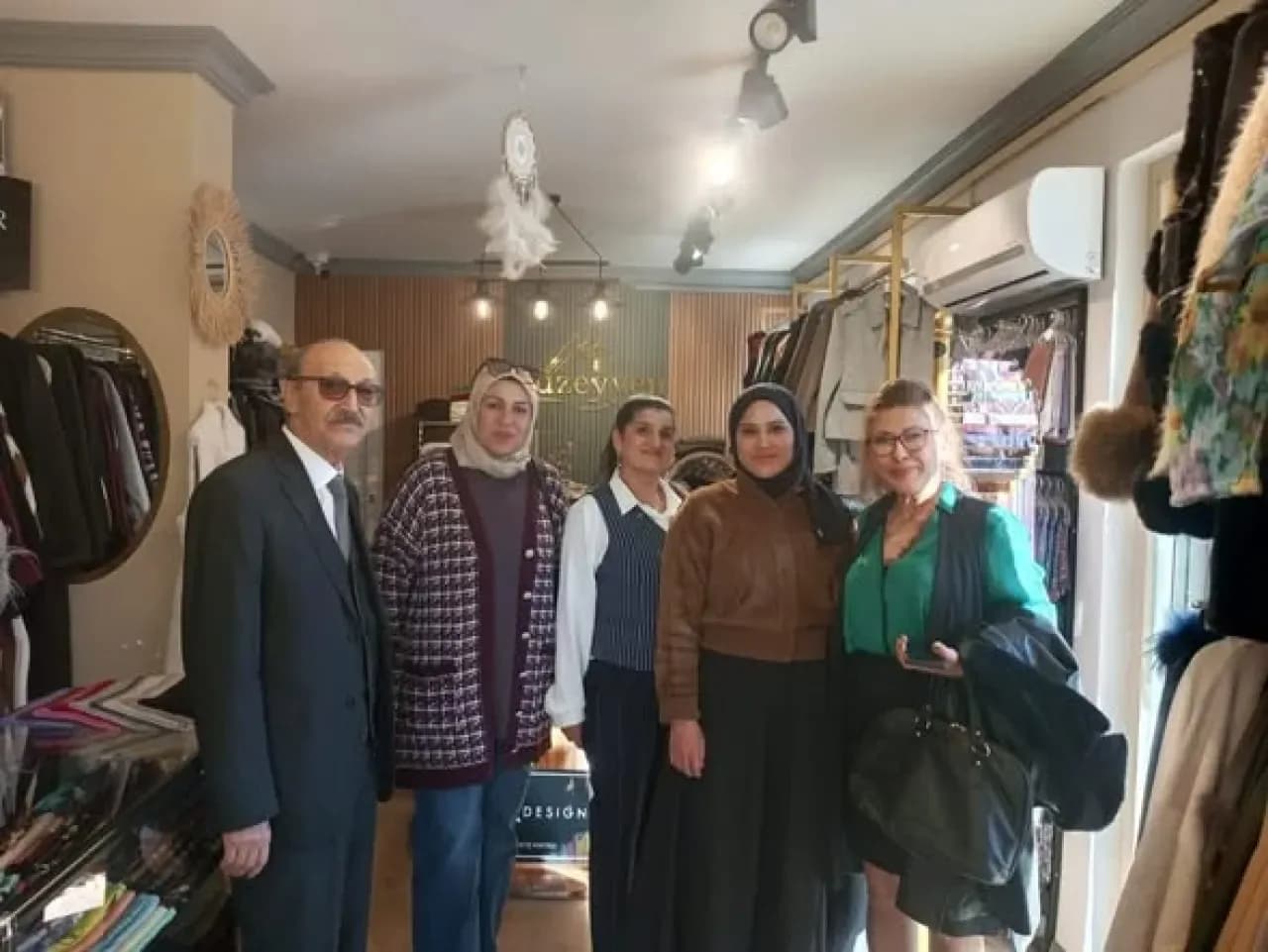 MHP Çukurova İlçe Teşkilatı, Mahfesığmaz Mahallesi'nde Esnaf Ziyaretleri Gerçekleştirdi