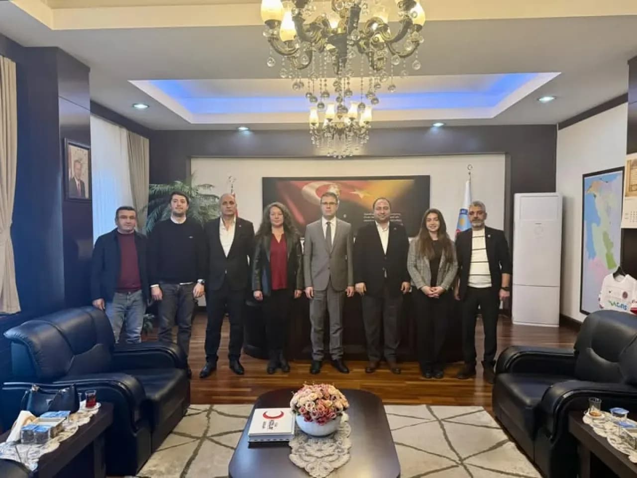 CHP Avcılar İlçe Başkanı Ahmet Selçuk Gök, Kaymakam Orhan Burhan'ı Ziyaret Etti