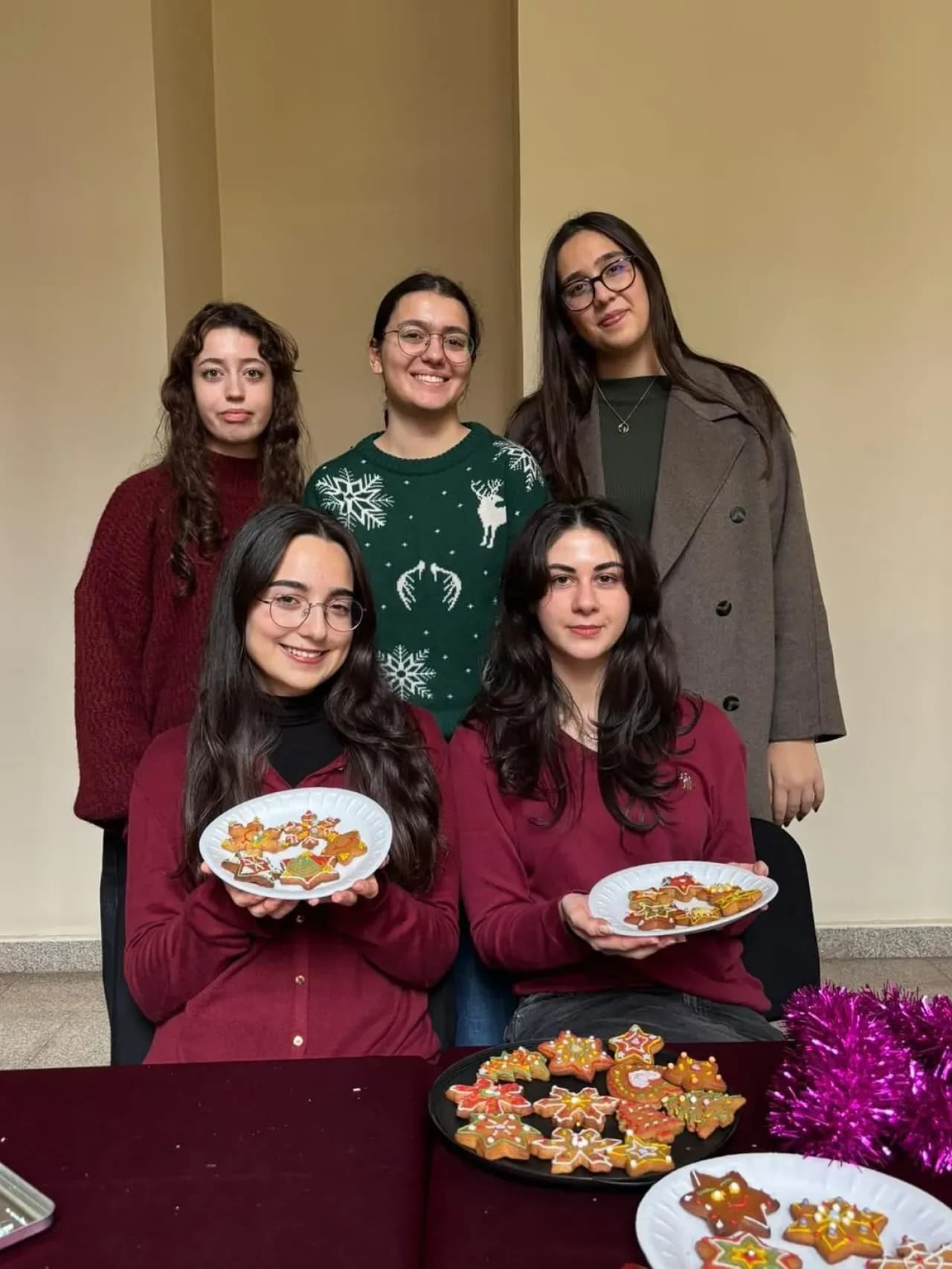 Bezmialem'de Geleneksel Kurabiye Satışı ile Öğrenciler Buluştu