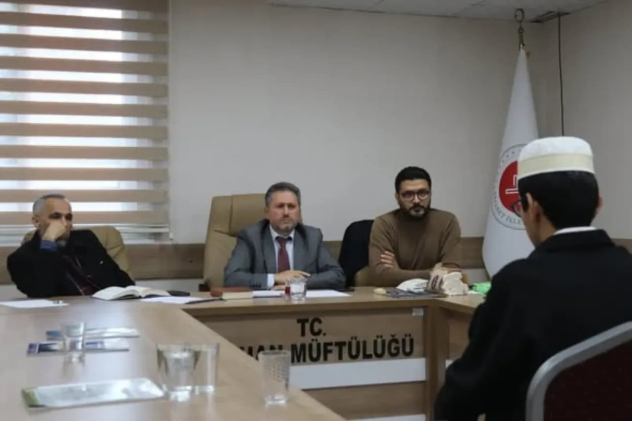 Seyhan'da Hafızlık Yolculuğu İçin Eleme Sınavı Yapıldı Seyhan'da Hafızlık Yolculuğu İçin Eleme Sınavı Yapıldı
