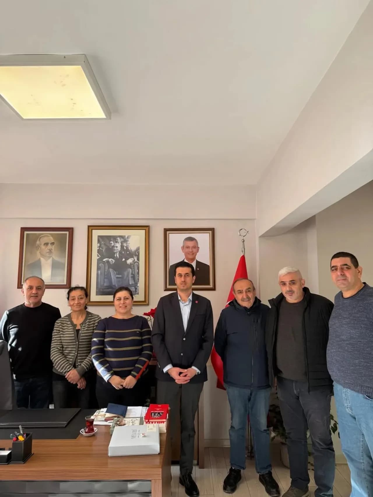 Kadıköy CHP'de Yeni İlçe Başkanı Caner Sarıtaş'a Hayırlı Olsun Ziyareti