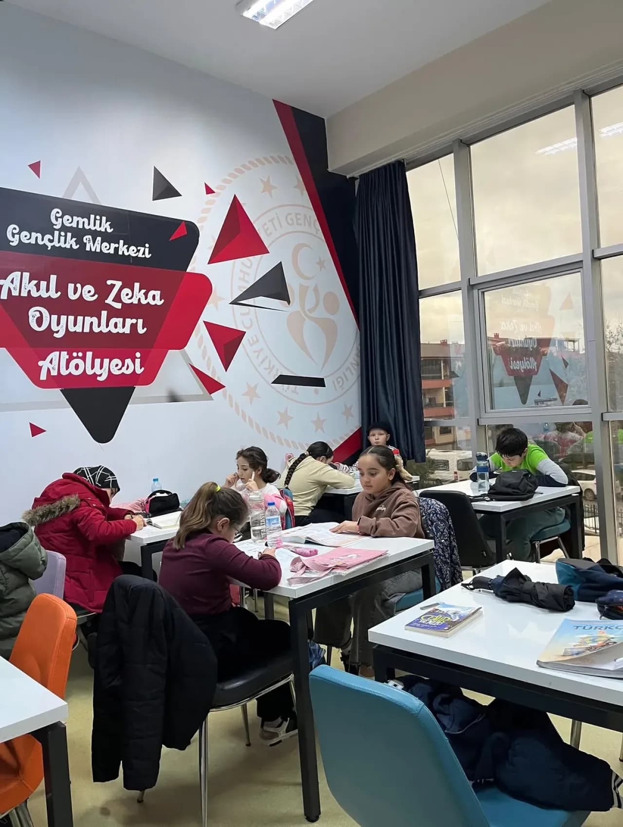 Bursa Gemlik'te Gençlik Merkezi, Hafta Sonunu Eğitim ve Sosyalleşme Fırsatına Dönüştürüyor Bursa Gemlik'te Gençlik Merkezi, Hafta Sonunu Eğitim ve Sosyalleşme Fırsatına Dönüştürüyor