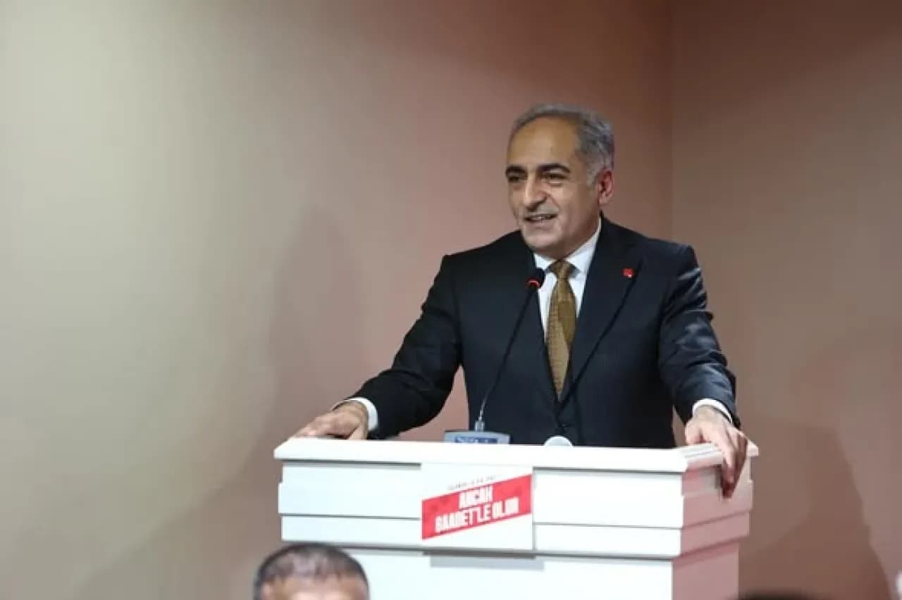 Saadet Partisi'nden Anlamlı Buluşma: Esenler'de Siyaset ve Sivil Toplum İftarda Bir Araya Geldi Saadet Partisi'nden Anlamlı Buluşma: Esenler'de Siyaset ve Sivil Toplum İftarda Bir Araya Geldi