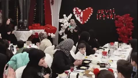 Bağcılar'da Ramazan'ın 15'inde Tarihi Buluşma: Sevgi İftarı'nda Nesiller Kaynaştı