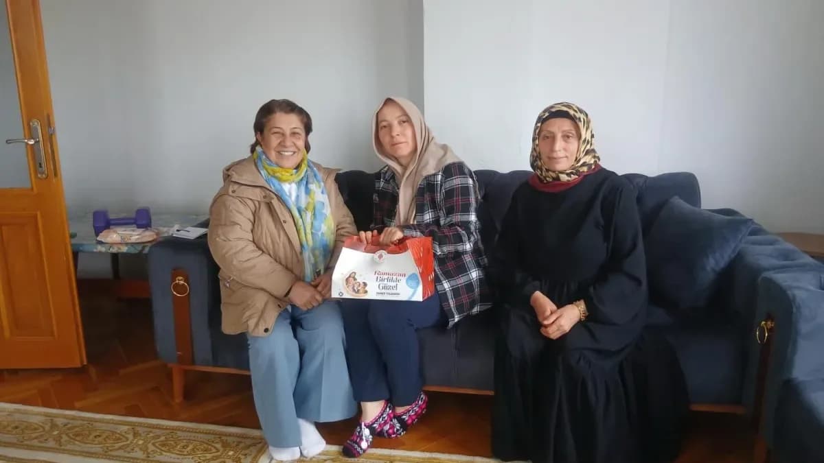 AK Parti Ümraniye Kadın Kolları Hangi Mahallelere Gitti? Ziyaretlerin Arkasındaki Mesaj