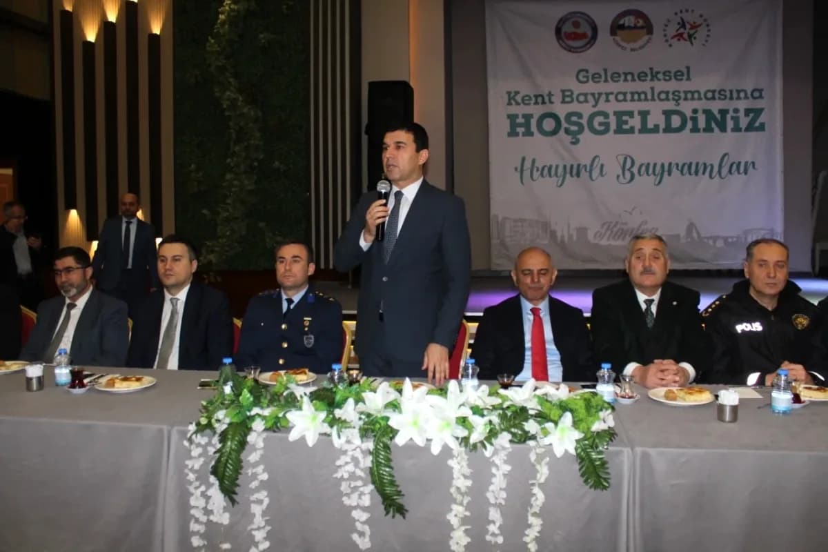 Körfez'de Ramazan Bayramı Coşkusu: Kaymakam KALKAR ve Vatandaşlar Tütünçiftlik'te Buluştu