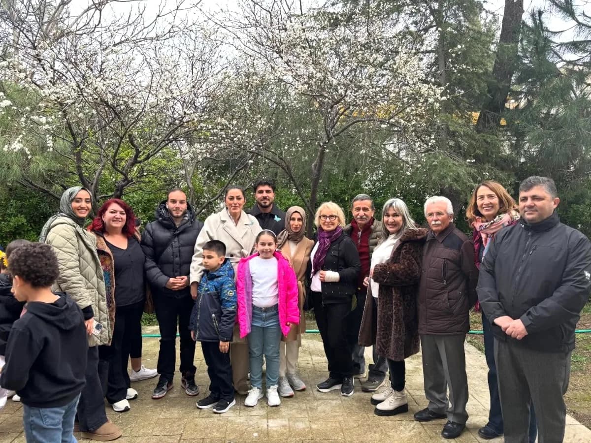 Adalar'da Nevruz Coşkusu: Çocukların Hazırladığı Etkinlik ve Esnaf Ziyareti Adalar'da Nevruz Coşkusu: Çocukların Hazırladığı Etkinlik ve Esnaf Ziyareti