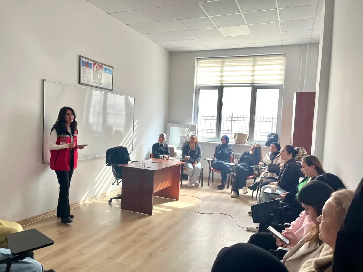 Sancaktepe Kaymakamlığı ADEM'den Aile Eğitimi Kapsamında Teknoloji ve Madde Bağımlılığı Semineri Sancaktepe Kaymakamlığı ADEM'den Aile Eğitimi Kapsamında Teknoloji ve Madde Bağımlılığı Semineri