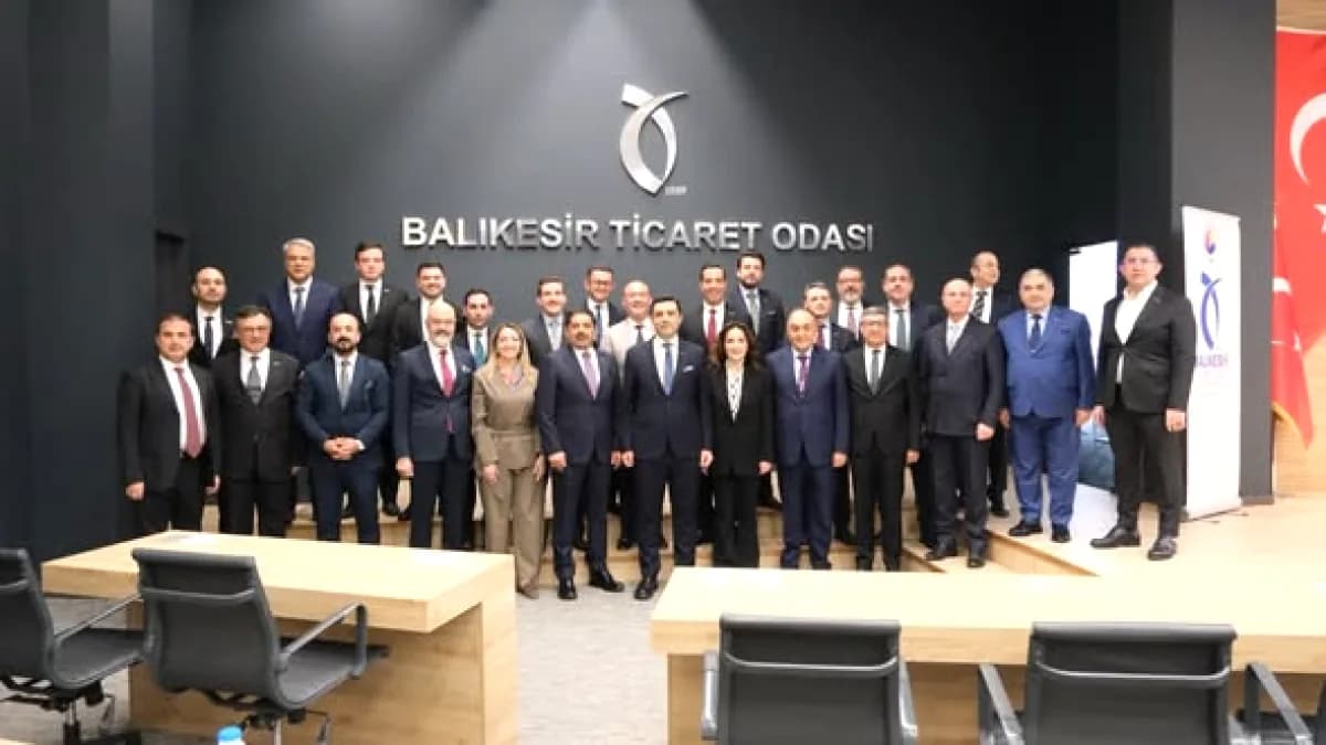 Balıkesir Ticaret Odası'nda İş Dünyası Zirvesi: TÜRKONFED ve GÜNMARSİFED Ziyaret Etti Balıkesir Ticaret Odası'nda İş Dünyası Zirvesi: TÜRKONFED ve GÜNMARSİFED Ziyaret Etti