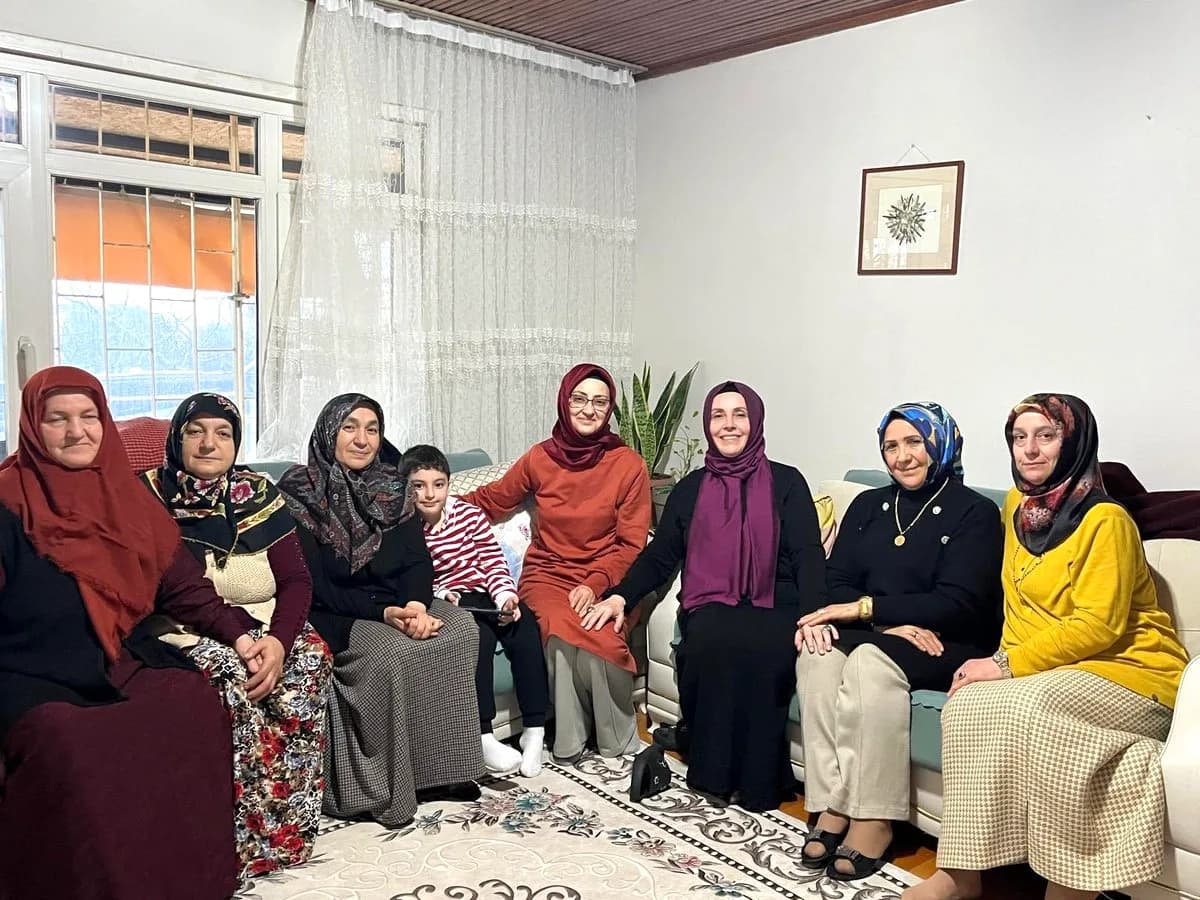 Beykoz'da Gönül Bağı: AK Parti Kadın Kolları'ndan Rüzgarlıbahçe'de Ziyaret