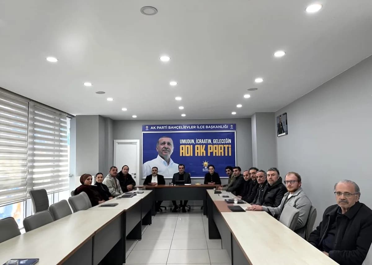 Bahçelievler'de Ekonomi Birimi Mahalle Başkanları Toplantısı Yapıldı