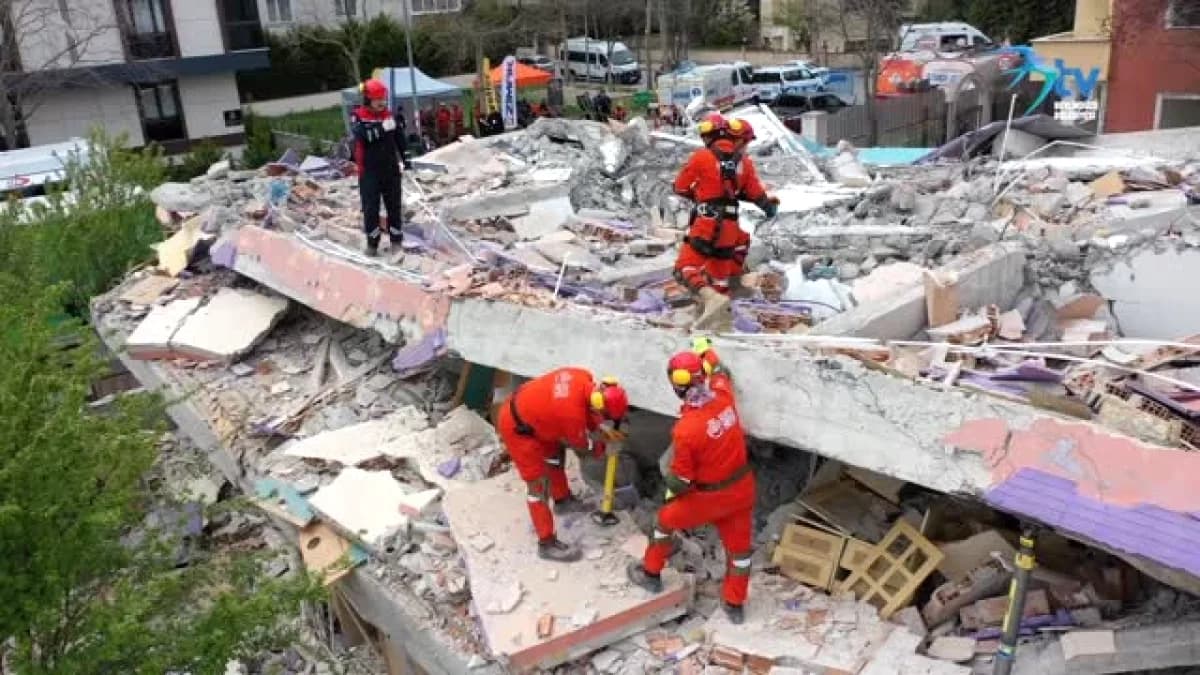 Beylikdüzü'nde Kapsamlı Arama Kurtarma Tatbikatı: 24 Saatte İlk Test