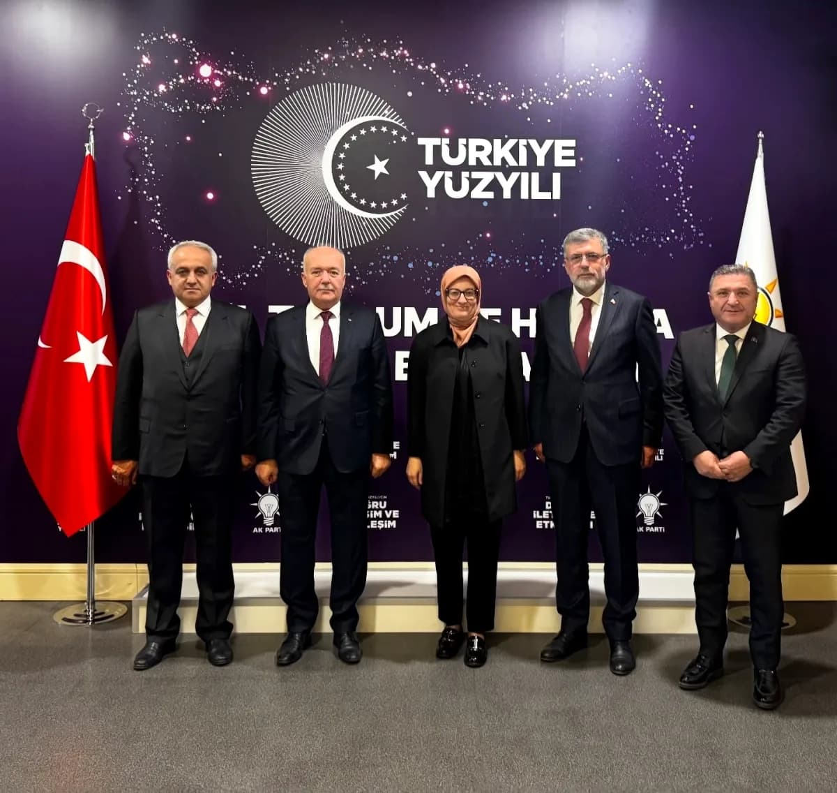Belgin Uygur, Balıkesir'den Gelen Yerel Yöneticileri Ankara'da Ağırladı Belgin Uygur, Balıkesir'den Gelen Yerel Yöneticileri Ankara'da Ağırladı