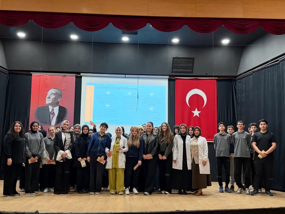 Gaziosmanpaşa'da Öğrenciler Teknoloji Bağımlılığına Karşı Bilinçlendirildi