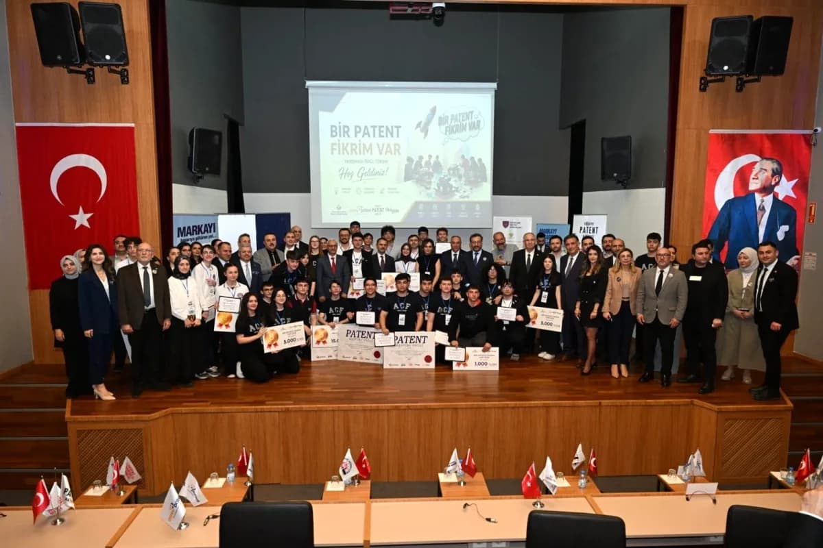 Gebze'de Genç Mucitler Ödüllendirildi: "Bir Patent Fikrim Var" Yarışması Tamamlandı Gebze'de Genç Mucitler Ödüllendirildi: "Bir Patent Fikrim Var" Yarışması Tamamlandı