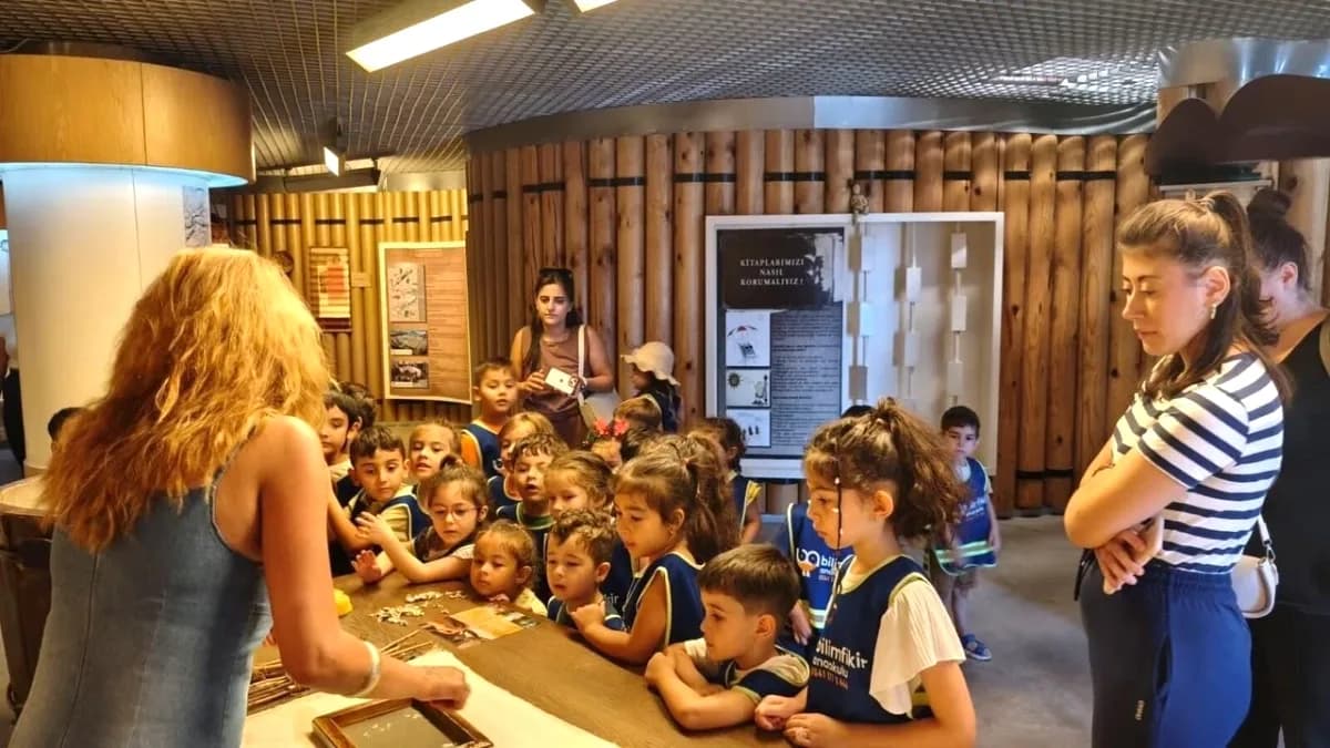 23 Nisan'da Yalova Müzelerinde Ziyaretçi Rekoru: Kültür ve Tarih Bilinci Yükseldi 23 Nisan'da Yalova Müzelerinde Ziyaretçi Rekoru: Kültür ve Tarih Bilinci Yükseldi