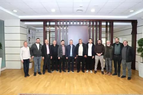 Sultangazi'de Dernek Temsilcileri Başkan Dursun'u Ziyaret Etti