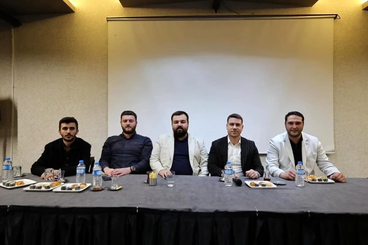 Kocaeli'de 16 Mayıs Şöleni İçin 12 İlçe Başkanları Toplantı