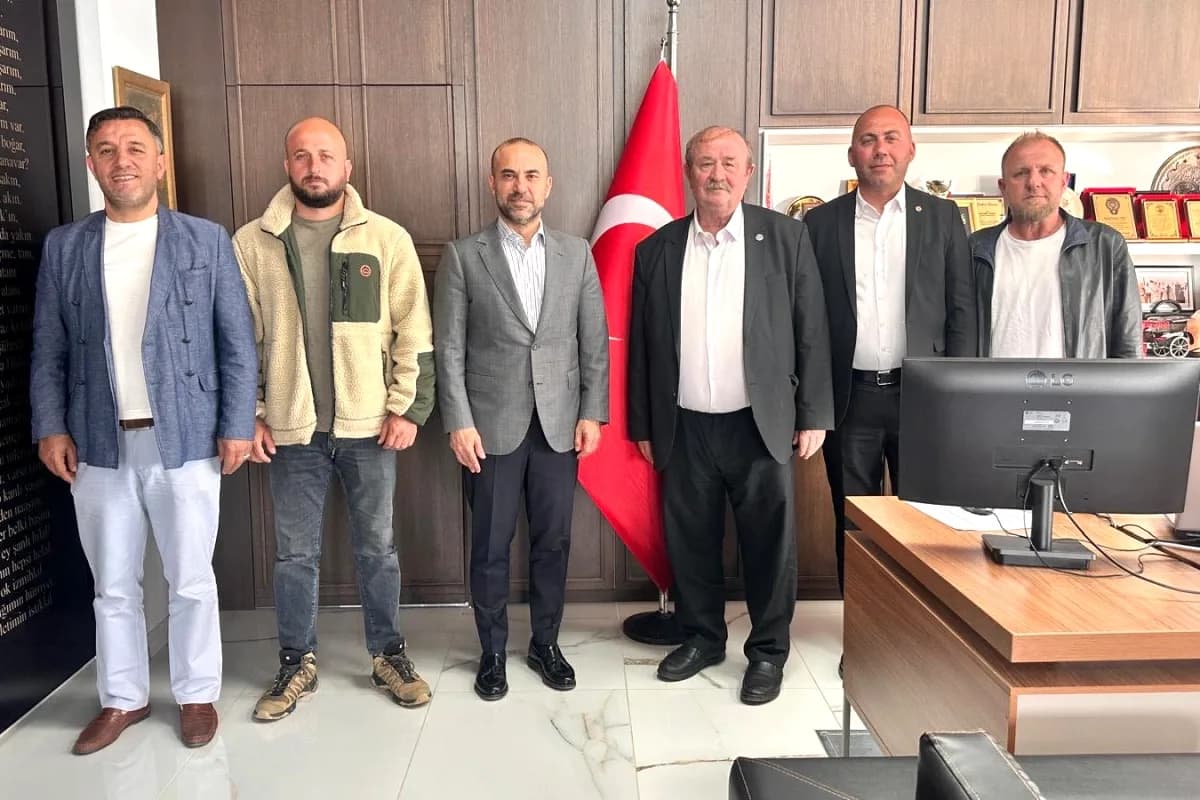 Umut Güçlü'den Esenköy'e Ziyaret: Yerel Sorunlar Masaya Yatırıldı Umut Güçlü'den Esenköy'e Ziyaret: Yerel Sorunlar Masaya Yatırıldı