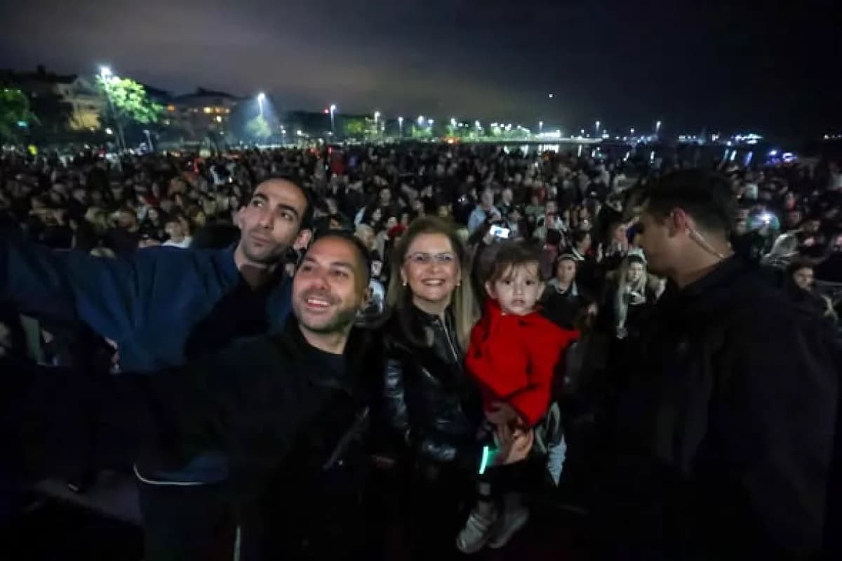 Bakırköy Belediye Başkanı Ovalıoğlu, Yeşilköy'de Hıdırellez Ateşini Yaktı