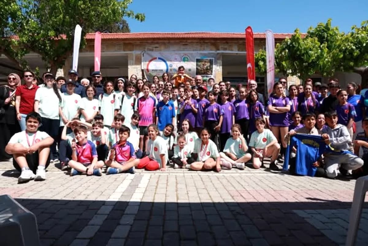 Foça'da Oryantiring Heyecanı: 3. Kuzey Ege Spor Oyunları Parkurları Tamamlandı Foça'da Oryantiring Heyecanı: 3. Kuzey Ege Spor Oyunları Parkurları Tamamlandı