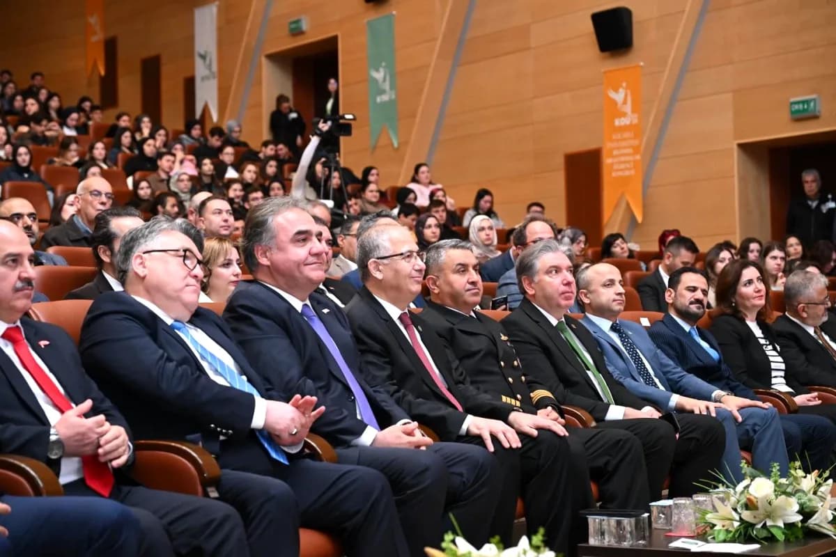 Yalova Rektörü Kocaeli'de Genç Araştırmacıların Heyecanına Ortak Oldu